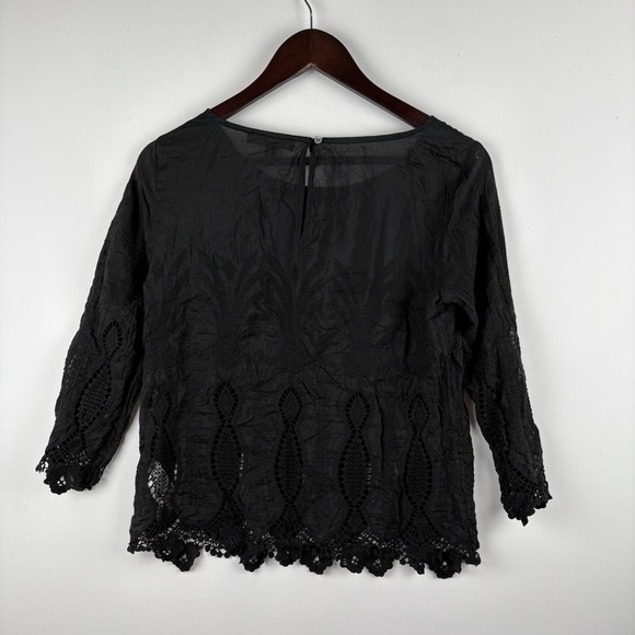Banana Republic Scalloped Lace Black Blouse Shirt Top Size XS Festive Holiday - Picture 7 of 7